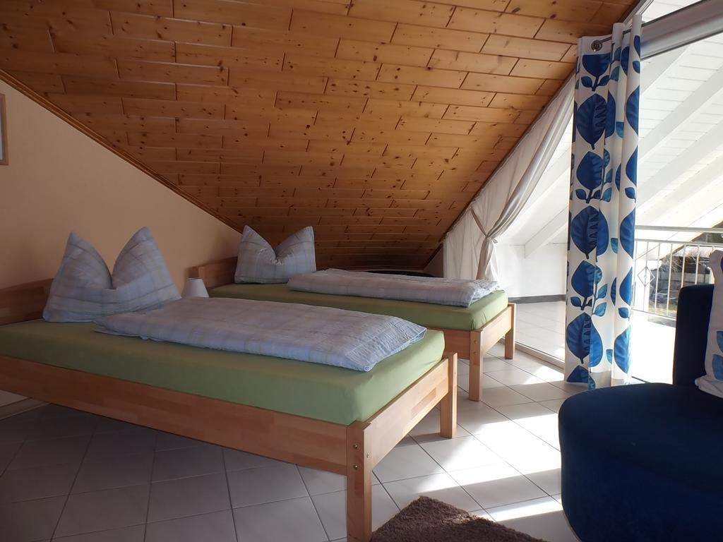 Ferienwohnung Schmitz Anschau Zimmer foto