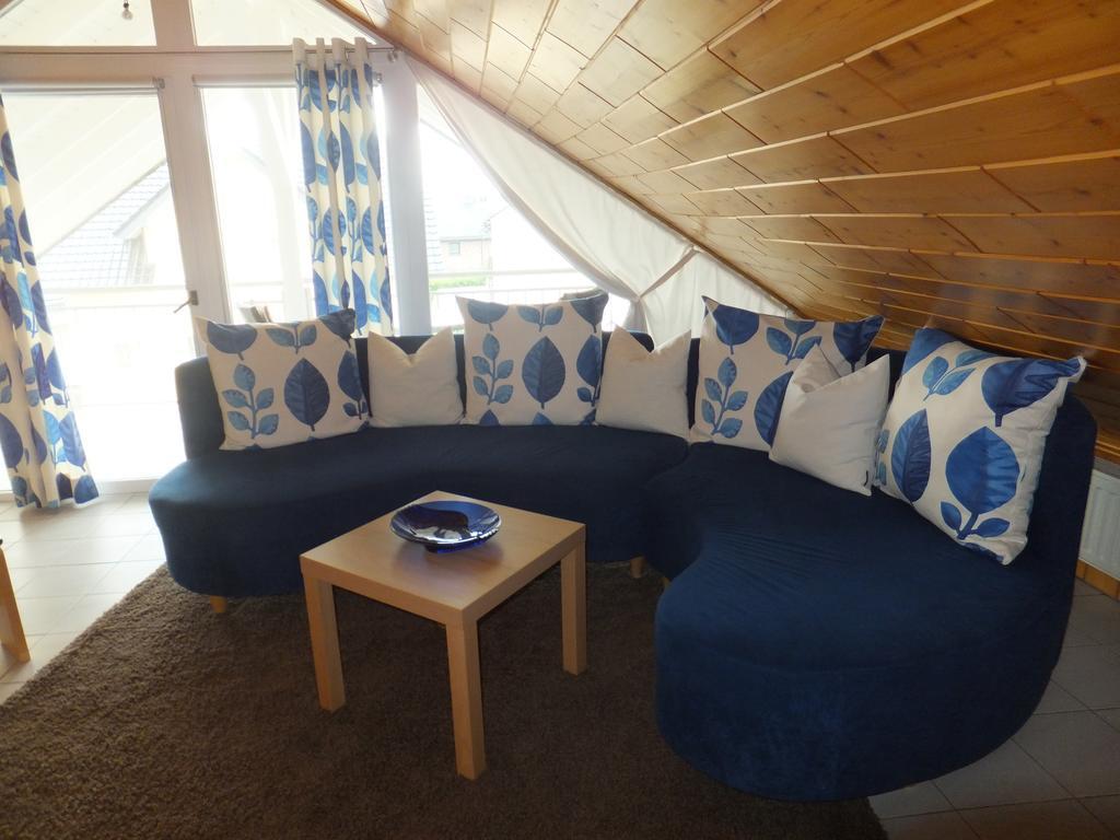 Ferienwohnung Schmitz Anschau Zimmer foto